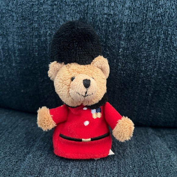 Harrod’s Bears Day Out finger puppet plush bus with 3 bears. 2007 - Picture 11 of 16